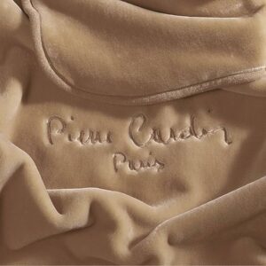 Ćebe Nency Pierre Cardin Camel Ćebe Nency Pierre Cardin Camel Prekirvači - Online Prodaja - Vadras