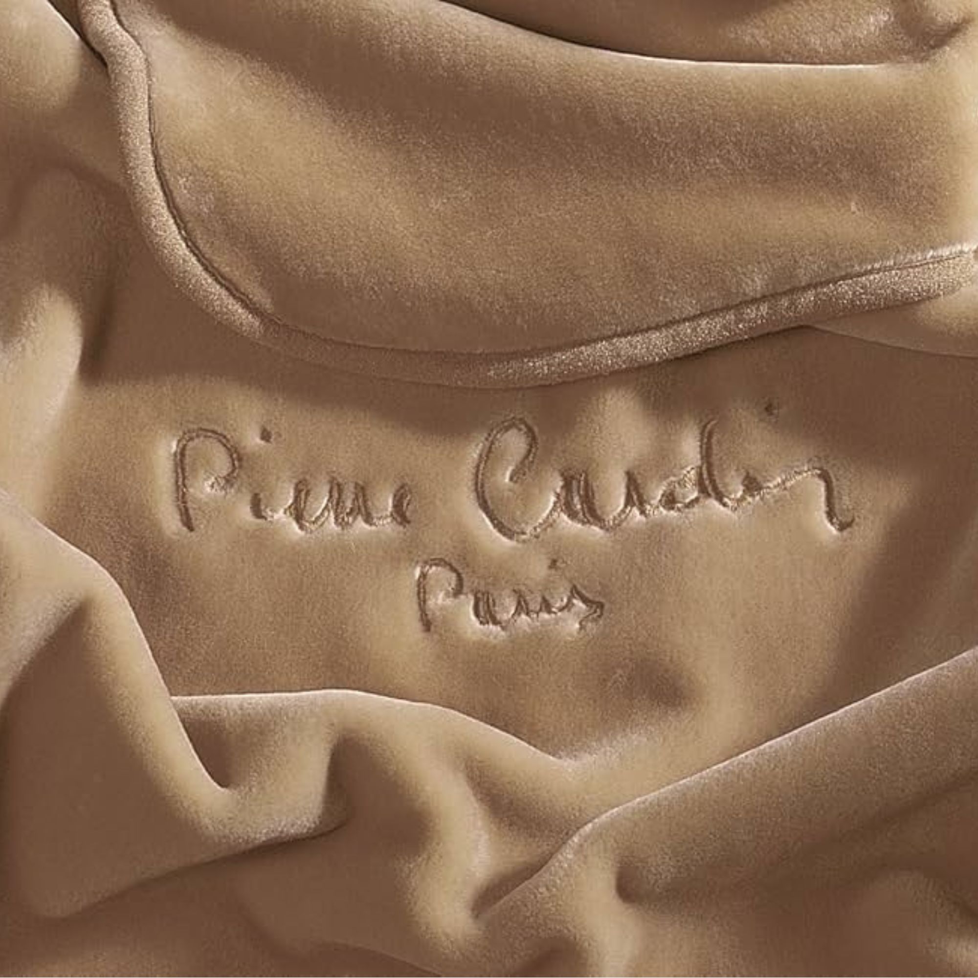 Ćebe Nency Pierre Cardin Camel Ćebe Nency Pierre Cardin Camel